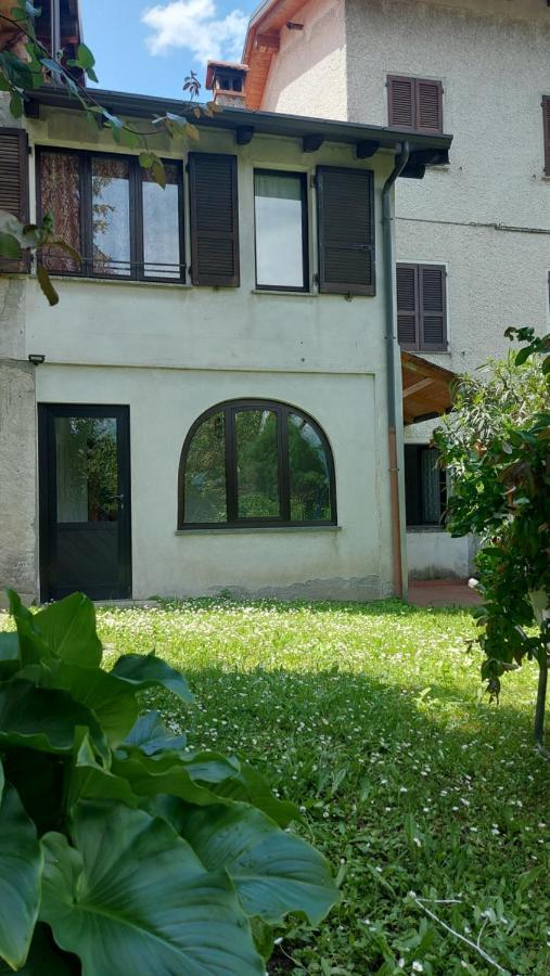 La Casa Del Nonno Franco Villa Colico Luaran gambar