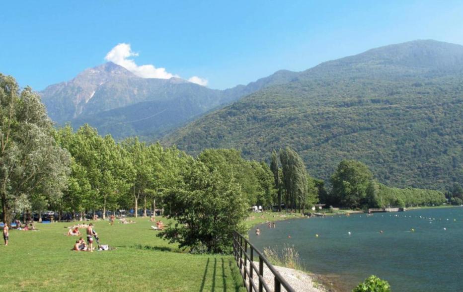 La Casa Del Nonno Franco Villa Colico Luaran gambar